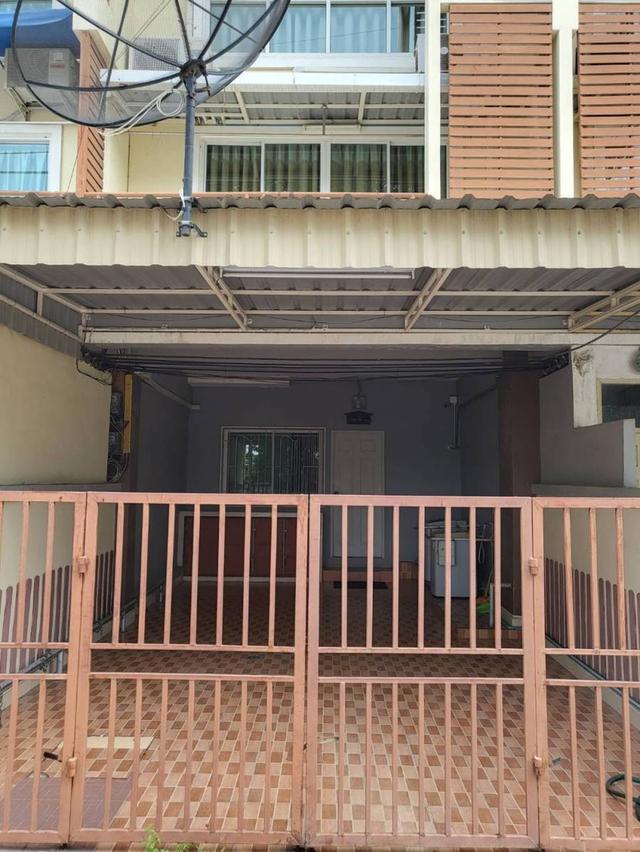 หอพักทาวน์โฮม 8 ห้อง 2