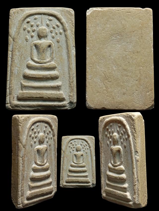 เปิดพระผงน้ำมันเก่าพิมพ์ปรกโพธิ์ 18 ใบไม่ทราบที่ชอบทักได้ครับ รูปที่ 3