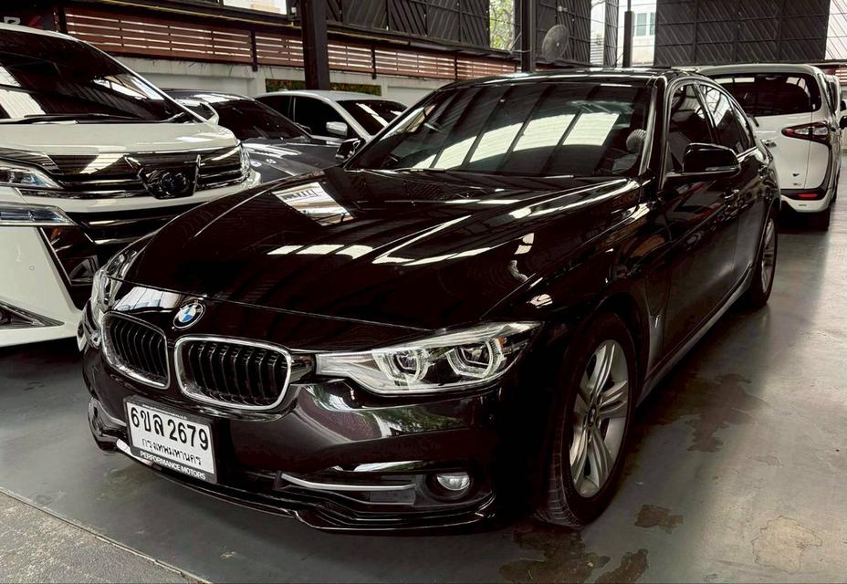 Bmw 330e iconic f30 ปี 2017 จด 2018