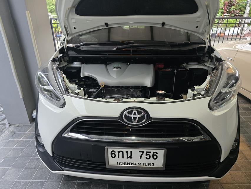 TOYOTA SIENTA 1.5 V 2017 14