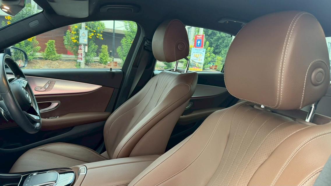 Mercedes-Benz E300e Avantgarde Facelift 2024 สีดำ มีไฟแนนซ์เหลือเปลี่ยนสัญญาผ่อนต่อได้ไม่ต้องใช้เงินออกรถ รูปที่ 13