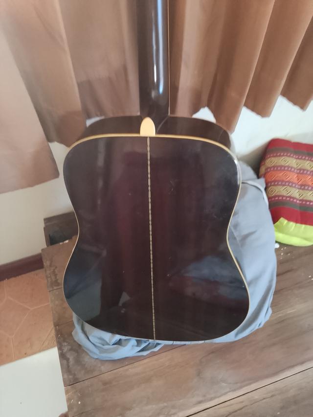 กีต้าร์โปร่ง  yamaha