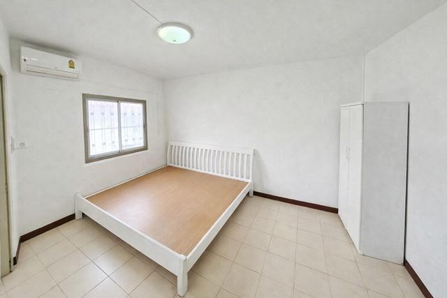 แม็คโคร วัดศรีวารีน้อย 32 ตรม. ปูกระเบื้องใหม่ ทาสีใหม่ รีโนเวทใหม่ ร้านเซเว่นอีเลฟเว่น 80 ม. คอนโดบ้านเอื้ออาทร สุวรรณภ 5