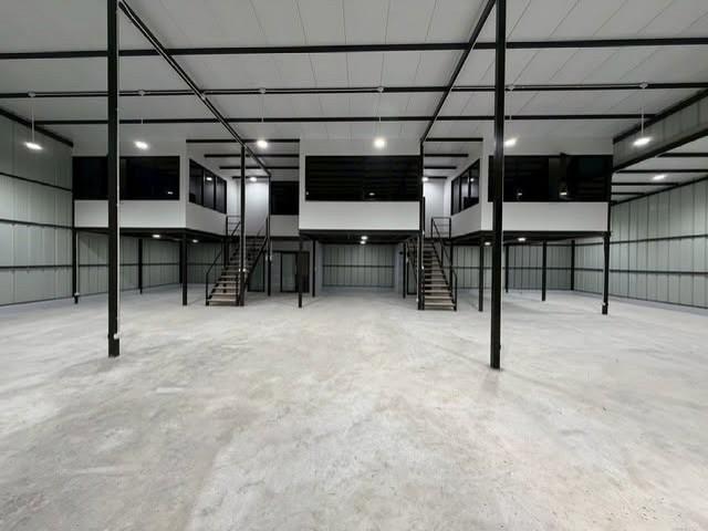 ให้เช่า โกดัง พร้อมออฟฟิศ สร้างใหม่ สุดโมเดิร์น 2 ชั้น 125 ตรม. ลาดพร้าว 130 รามคำแหง 81 5
