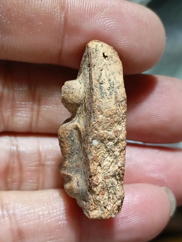 เปิด พระขุนแผนบ้านกร่าง พรายคู่ตัดเดียว พิมพ์เศียรกลมพอมีหน้าตา ชอบทักได้ครับ รูปที่ 8