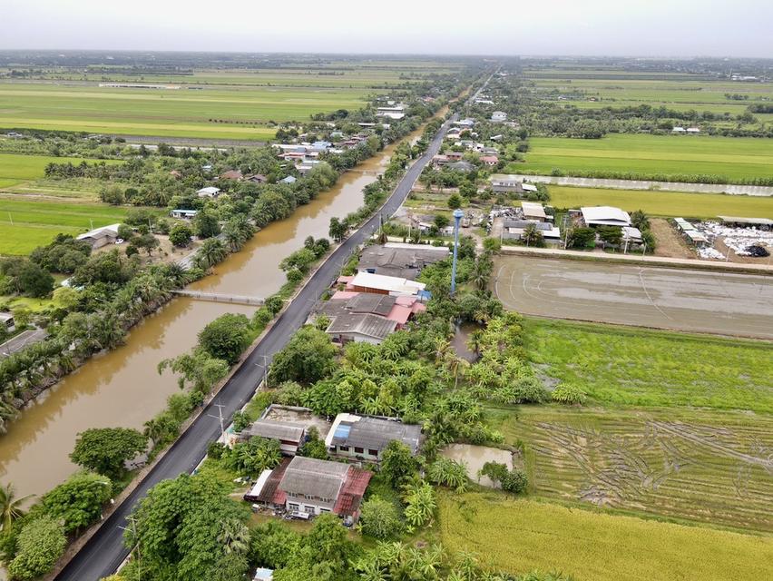 ที่ดินพร้อมบ้านทำเลดี ติดถนน ติดถนนเลียบคลอง 7 ฝั่งคลองหลวง ห่าง อบต.คลอง 7 เพียง 500 เมตร 9