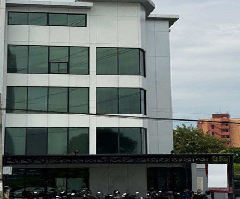 ให้เช่าอาคารสำนักงาน / Home Office 5 ชั้น พร้อมลิฟท์ / ซอยพัฒนาการ เข้าซอยไม่ลึก ถนนพัฒนาการ มีลิฟท์ในอาคาร 3