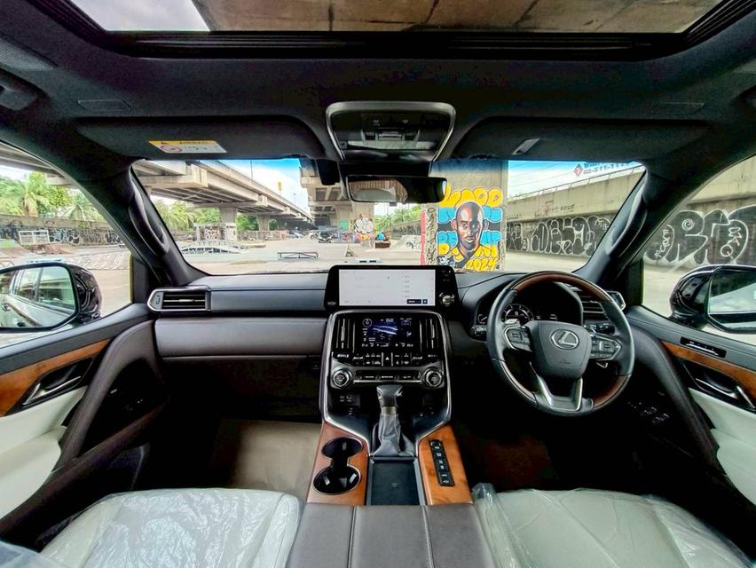 รหัสรถ PEAT53 LEXUS LX600 7 seat เครื่อง 3.5 turbo 415 แรงม้า 6