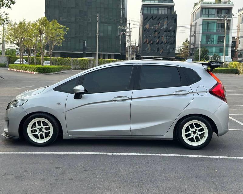 Honda Jazz GK 1.5S เกียร์ Auto สีบอร์นเทา ปี 2016 7