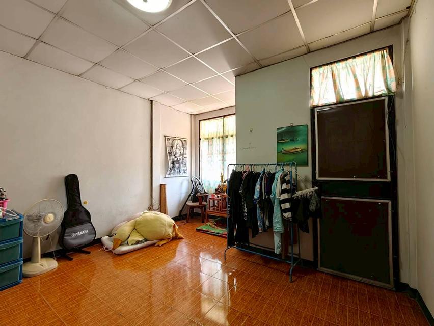 หมู่บ้านอยู่เจริญ 1 ถนนพระองค์เจ้าสาย ต.บึงยี่โถ อ.ธัญบุรี จ.ปทุมธานี 13