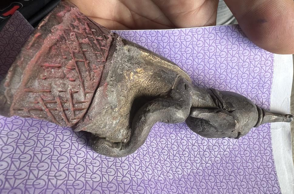 พระบูชาศิลปะลาวเนื้อเงินยวง รูปที่ 3