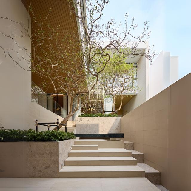 Private Residences (ไพรเวท เรสซิเดนซ์) 2