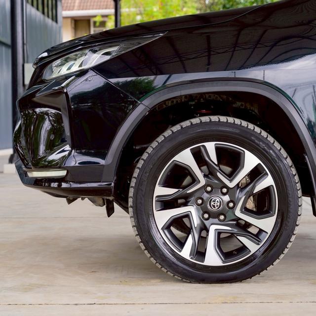 รหัสรถ 12AT9599 Toyota Fortuner 2.8 Legender Black Top 4WD | ปีจด : 2021 7