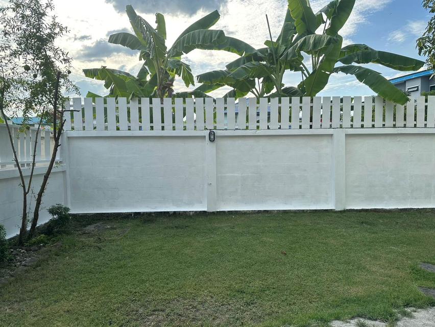 New Renovate Townhouse ร่มเกล้า ซอย 6 34 ตรว 2 ห้องนอน 2 ห้องน้ำ 2 ที่จอดรถ  2.35 ลบ 4