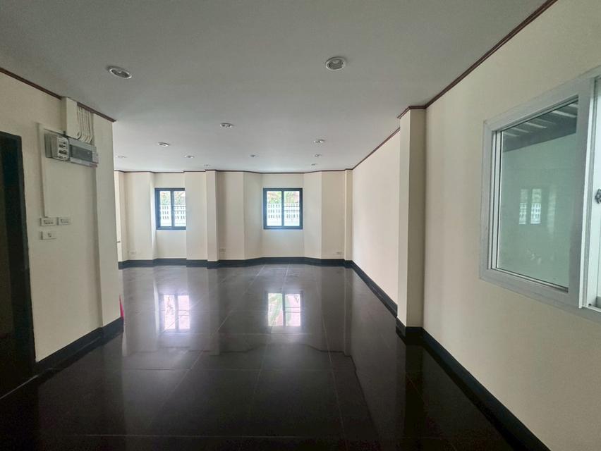 ให้เช่าบ้านเดี่ยว พาร์คเวย์ | ติด MRT น้อมเกล้า | พื้นที่ 65 ตร.วา บ้านเดี่ยว 2 ชั้น ทำเลรามคำแหง–ราษฎร์พัฒนา เดินทางสะดวก พร้อมอยู่ทันที 4