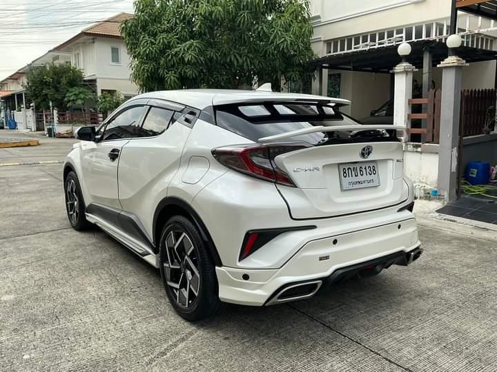 Toyota CHR สีขาว ปี 2019 5