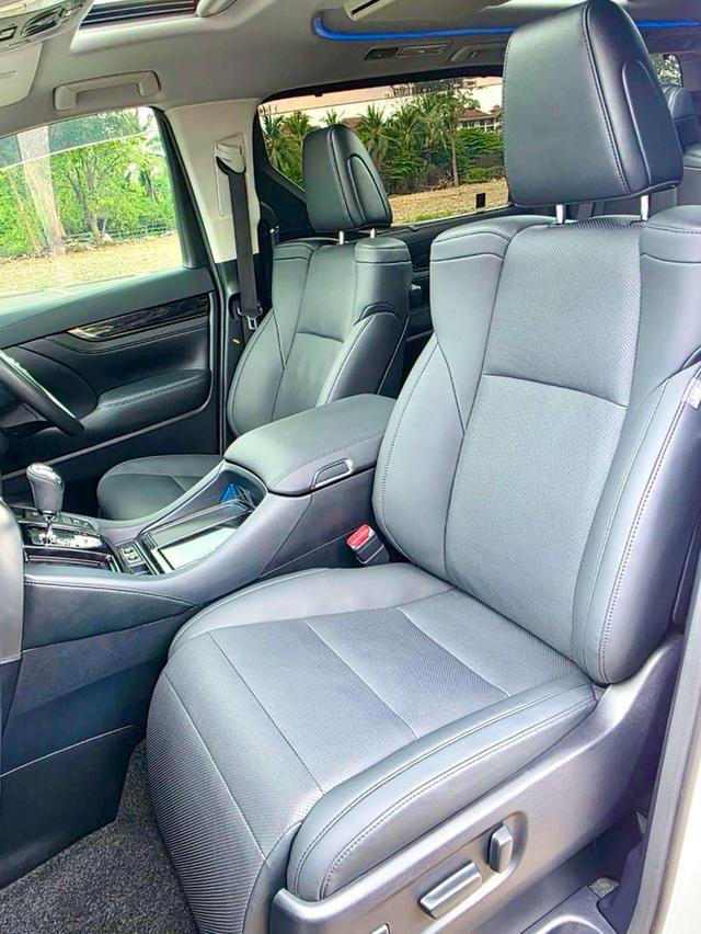 Toyota ALPHARD 2.5SC PACKAGE สีขาว ปี 2024 ไมล์ 60,000 กม. 9
