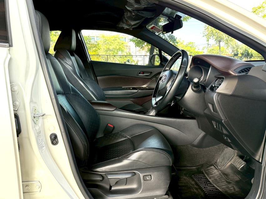 2020 Toyota C-HR 1.8HV  Mid ฟรีดาวน์ รถสวยมือเดียว รูปที่ 7