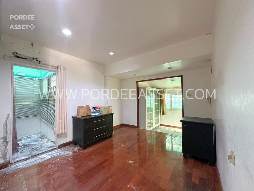 บ้านชั้นเดียว 64 ตร.ว. รัชดานิเวศน์ ประชาราษฎร์บำเพ็ญ24 ใกล้รถไฟฟ้า MRT ห้วยขวาง สุทธิสาร เข้าออกได้หลายทาง รัชดาภิเษก ลาดพร้าว เหม่งจ๋าย เลียบด่วนเอก 12