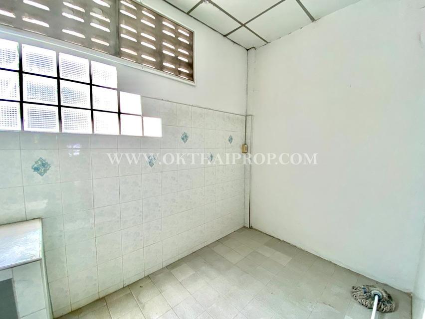 ทาวน์เฮ้าส์ หมู่บ้านเจริญสุข 2 (เวฬุวนาราม) ถนนสรงประภา เขตดอนเมือง 12