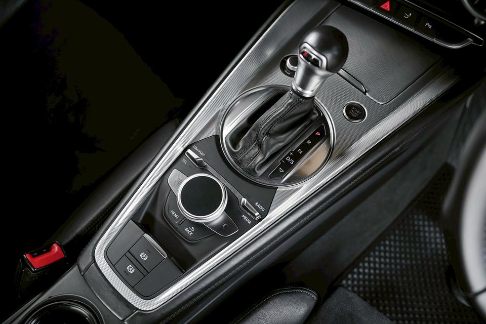 Audi TT Coupé 45 TFSI quattro S-line ปี 2019 สีเหลือง Vegas Yellow Solid= รูปที่ 14