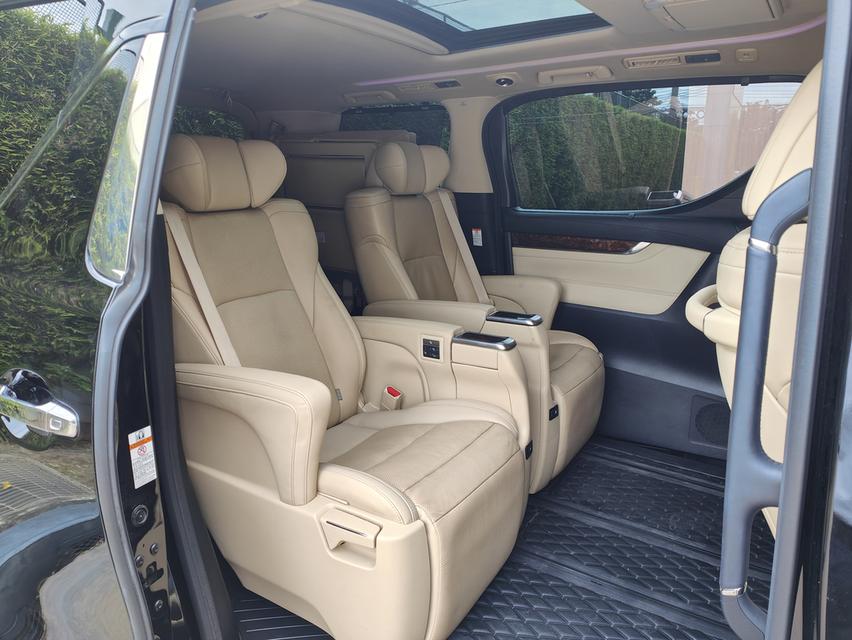 Toyota Alphard 2.5 Hybrid E-Four AT ปี 2019 9