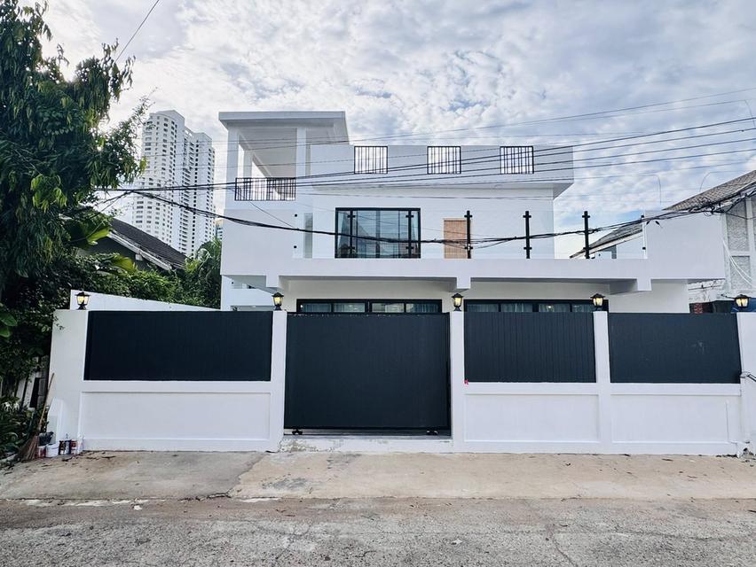 Seafront pool villa style modern Jomtien Beach 17.9 Million 1
