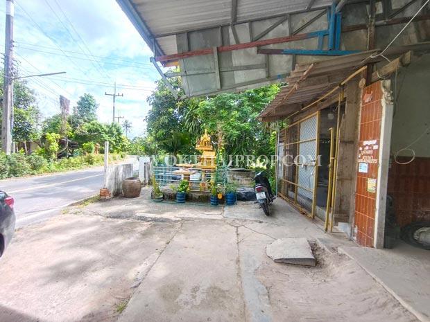 ที่ดินติดถนนพร้อมสิ่งปลูกสร้าง ต.นาวังหิน อ.พนัสนิคม จ.ชลบุรี 3