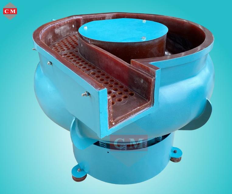     เครื่องขัดผิวโลหะแบบเขย่า (มีสะพานแยกชิ้นงาน) (Vibratory finishing machine with Separator)