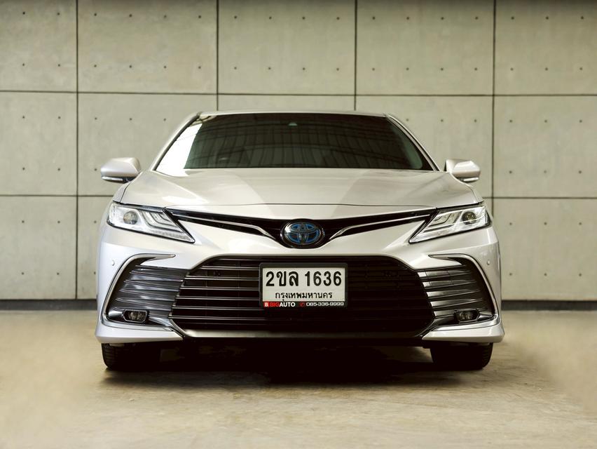 Camry hybrid premium ปี 2022 สภาพเหมือนป้ายแดง