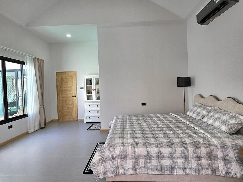 🏖️ Pool Villaชั้นเดียวในโครงการ ทำเลใกล้กาดฝรั่ง นานาชาติLIS #หางดง – ราคา 48,000 บาท/เดือน✨ 卖家具齐全 3 卧室 2 卫生间 – 租金 48,000 泰铢/月 ✨ 3