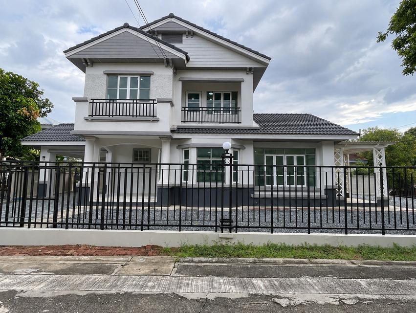 หมู่บ้านชัยพฤกษ์ ถนนวัดลาดปลาดุกบ้านเดี่ยว 2 ชั้น  หลังมุมถนนเมน ตกแต่งใหม่ ซอยวัดลาดปลาดุก 1