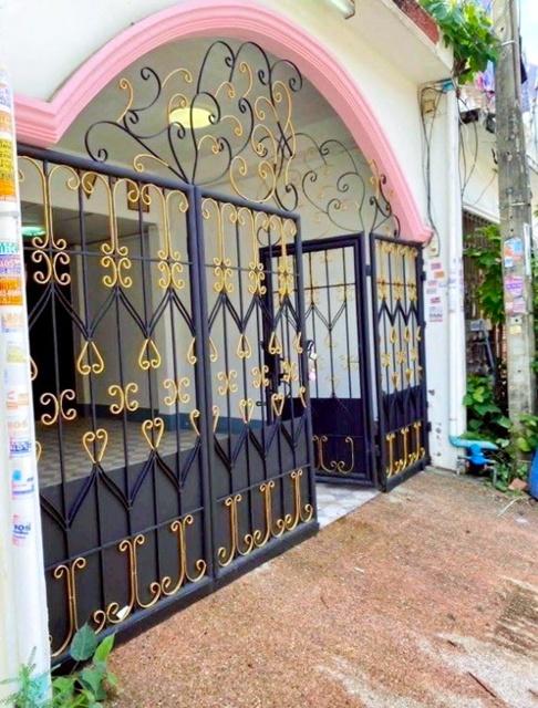 ให้เช่าทาว์นเฮาส์ 3 ชั้น เพชรเกษม49-59 รร.บางแค 600 ม. 3 นอน 4 น้ำ เดอะมอลล์ บางแค 1.4 กม.แหล่งชุมชน ช้อปปิ้ง หาของกินง่ 1