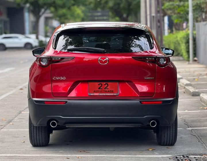 Mazda CX-30 สีแดง 4