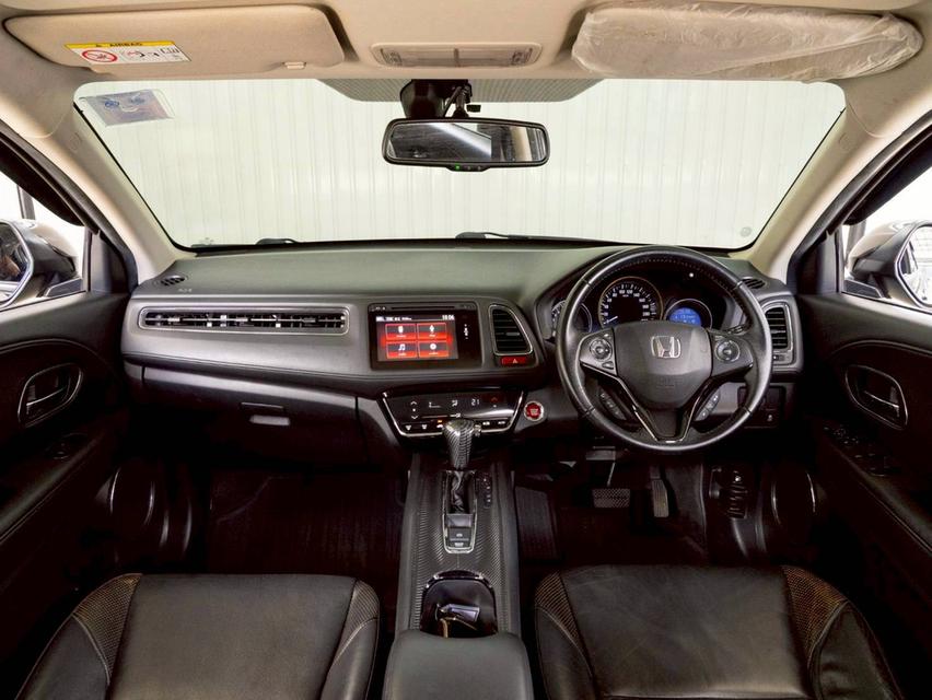 Honda HR-V 1.8E limited ปี จด 2016 12