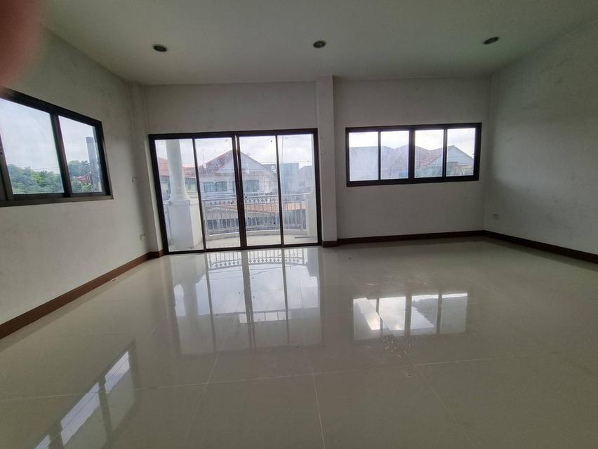 บ้านมือเดี่ยว ขนาด 100 ตรว พุทธมณฑลสาย 2 ทำเลทอง 3