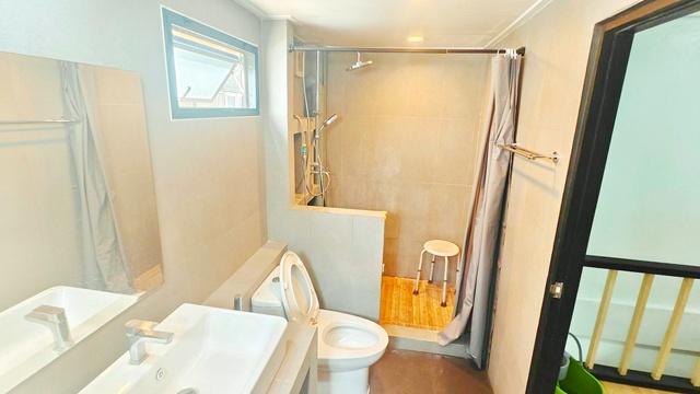 CBD สาทร แอร์ครบทุกห้อง ใกล้เซ็นทรัล พระราม 3 600 ม. สาธุประดิษฐ์ ใกล้ BTS ช่องนนทรี 2.5 กม. ทาวน์โฮม 3 ชั้น ให้เช่า 3 น 5