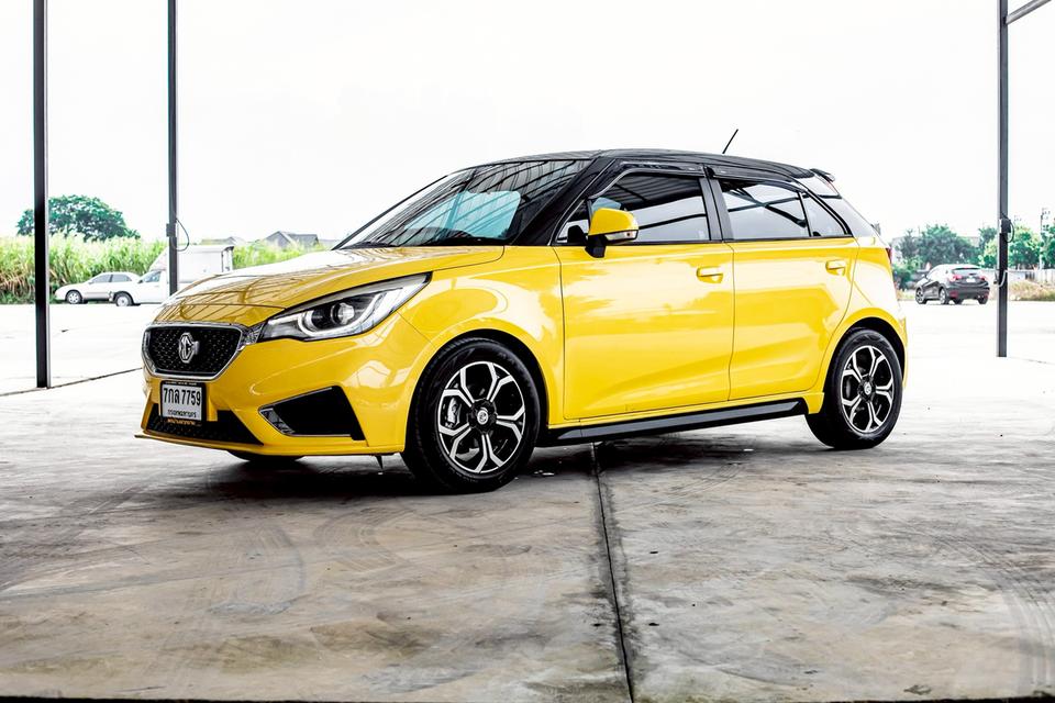 New MG 3 1.5X Sunloof ปี 2018 สีเหลือง มือเดียวป้ายแดง  9
