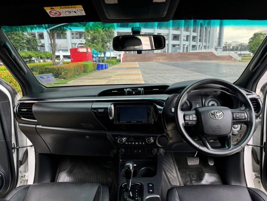 Toyota Revo Rocco 2.8 Auto Top ปี 2019 เบาะไฟฟ้า Navi Airbags 7 ใบ ขับ 2 9