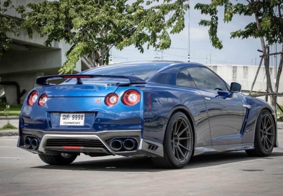 Nissan GT-R สีน้ำเงิน 6