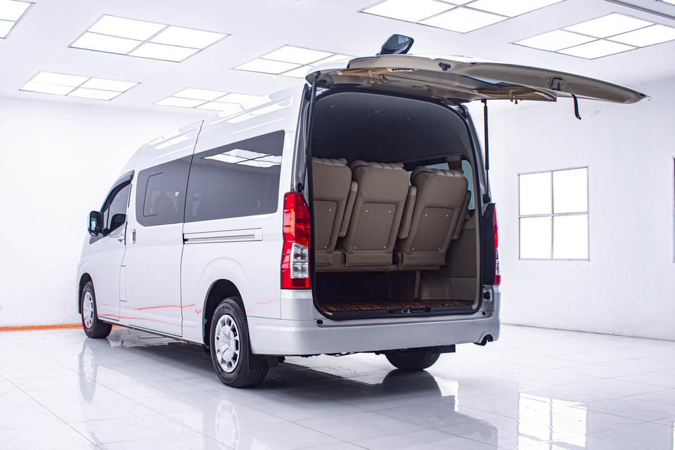 TOYOTA COMMUTER 2.8 รถตู้หน้า 17