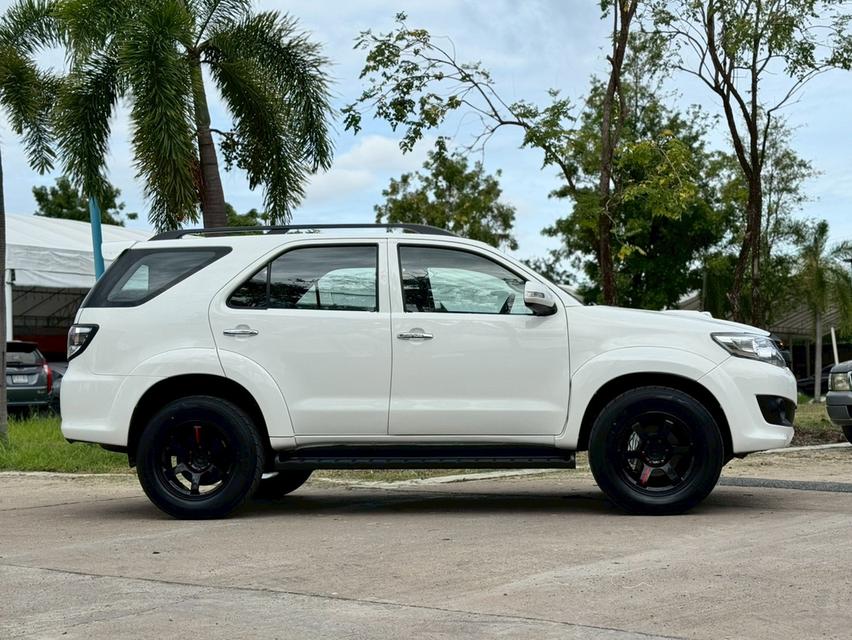Toyota Fortuner 2.5V ปี15 4