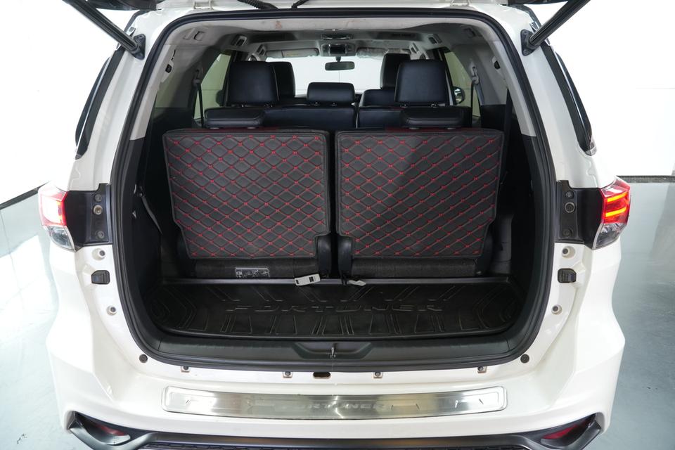 2016 TOYOTA FORTUNER 2.8 TRD Sportivo 4WD  สีขาว ไมล์ 137087 กม. 7