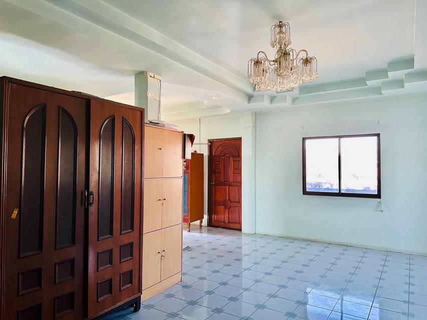 ขาย/เช่า อาคารพาณิชย์ 3 คูหา 2 ชั้น พร้อมโกดังเก็บสินค้า ตำบลห้วยสัก เมืองเชียงราย ระบบน้ำ-ไฟฟ้าพร้อมอยู่ได้ทันที 6