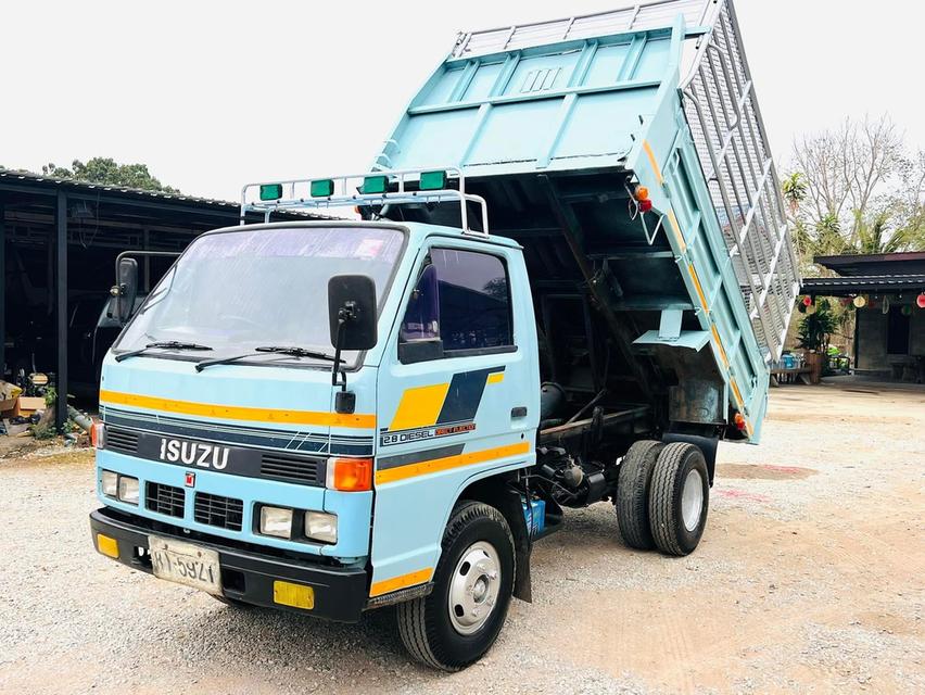 ส่งต่อรถบรรทุก 6 ล้อดั้มพ์ ISUZU NKR 88HP 2