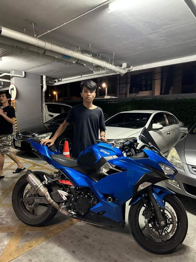 ขายรถ Kawasaki ninja 400cc สีน้ำเงิน 2