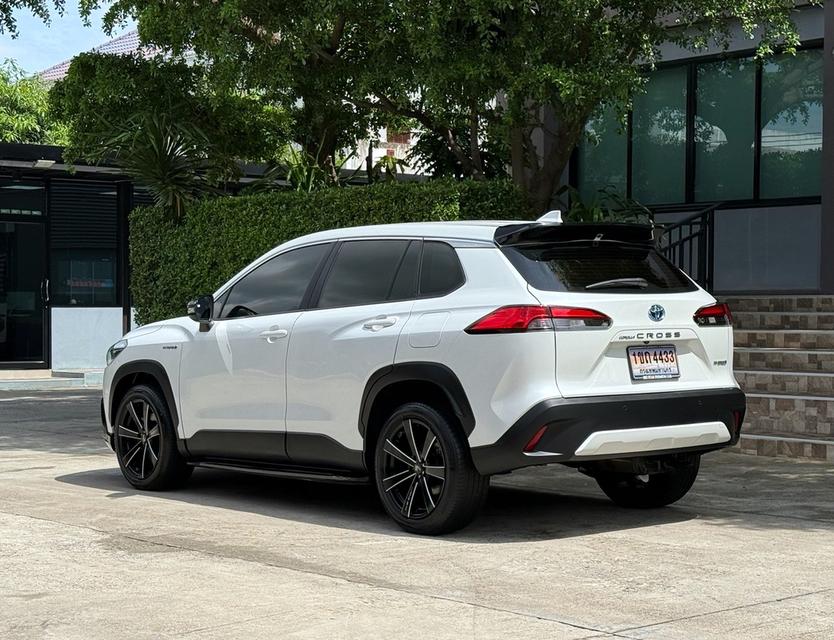 2022 Toyota CROSS HYBRID PREMIUM รถมือเดียวป้ายแดง รถวิ่งน้อย เข้าศูนย์ตามระยะ รถไม่มีอุบัติเหตุครับ รูปที่ 6