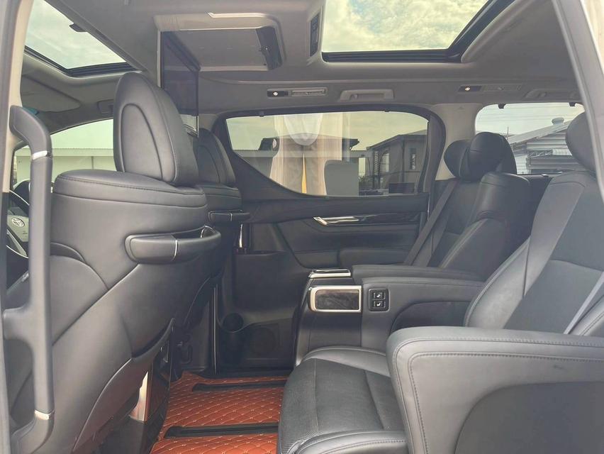 Toyota Alphard 2.5 SC Package MNC 2020 จด 2021 • Mileage: 64,000 km 14