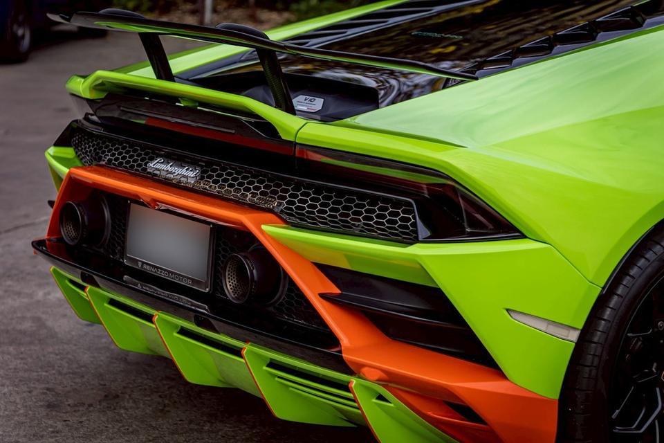Lamborghini Huracán EVO AWD MY2021📆 ปีผลิต 2020 | 📍ราคาเพียง 19,900,000 บาทRenazzo Warranty ถึงวันที่ 01/02/2026
