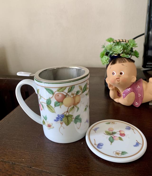 ชุดถ้วยมัคเซรามิคใส่ชาพร้อมกรองและฝาปิด จากอิตาลี